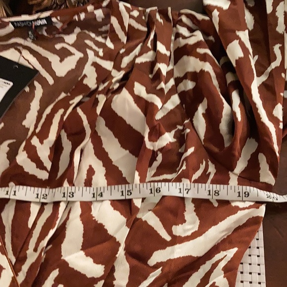 FASHION NOVA  LADIES DRESS - Picture 14 of 16